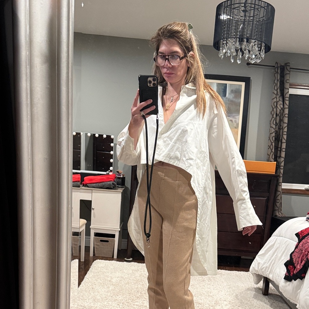 Cropped Long-Sleeve Tunic Shirt in White